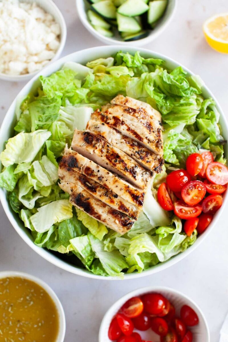 Grilled Chicken on Garden Salad (White Meat)